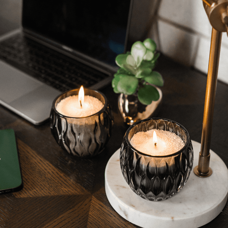Unique artisanal powdered candle for home decor - Dark Honey
