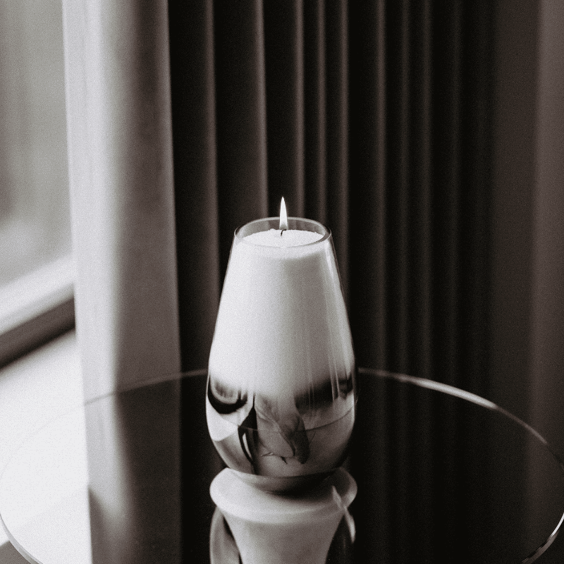 Minimalist eco-friendly unscented candle powder in 650g format