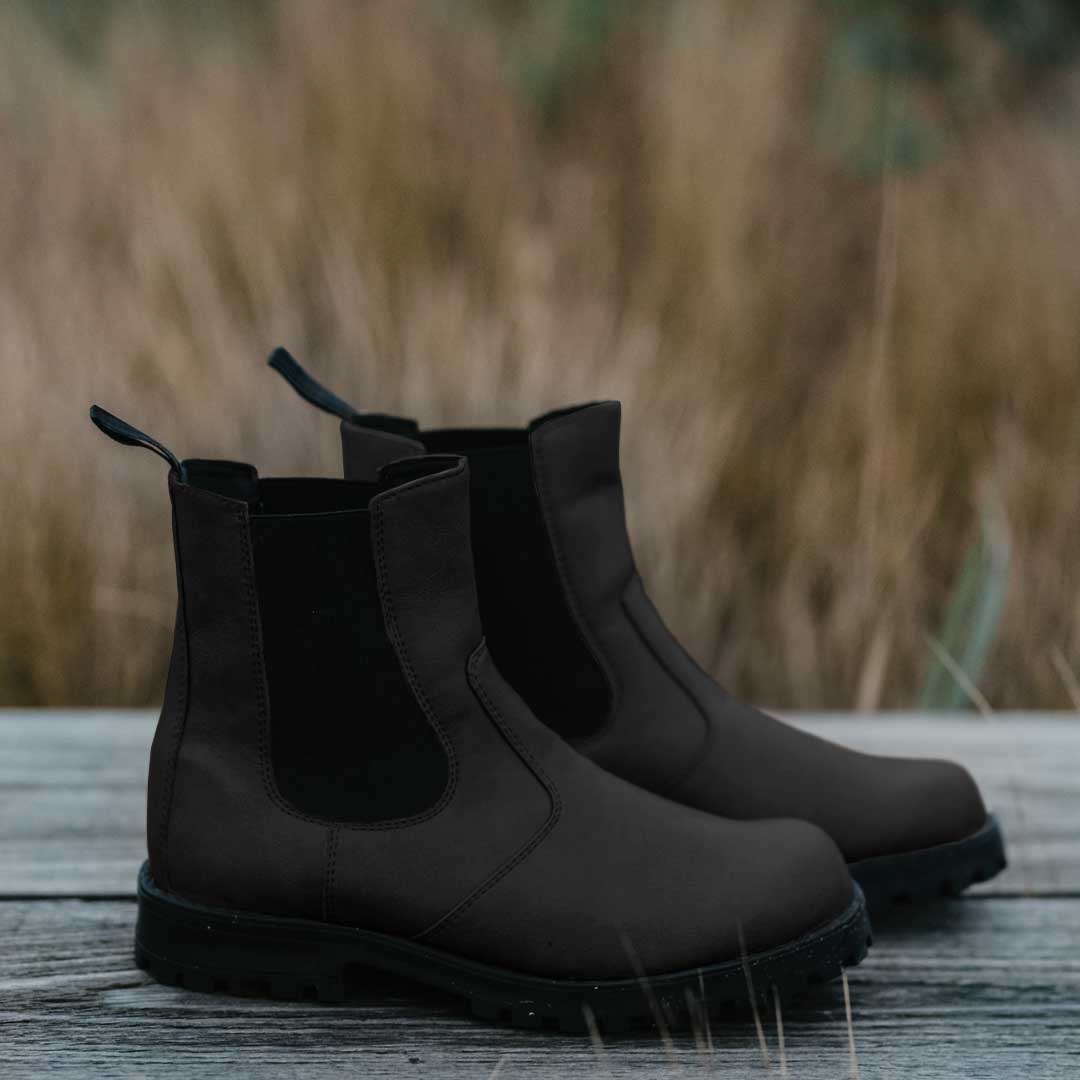 Black KIRA 3.0 Chelsea Boots in premium vegan eco-leather.