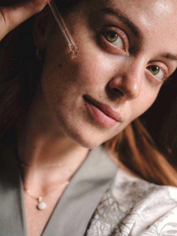 How to use Anti-Aging Bakuchiol Serum, 30ml - Natural retinol alternative for youthful skin by LUUV.