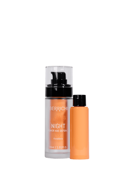 Luxurious regenerating night cream texture with algae