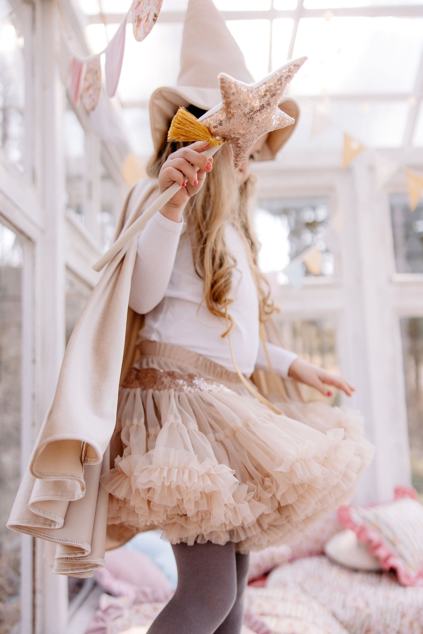 Kids party: Elegant dress-up with the Rose Gold sequined mask