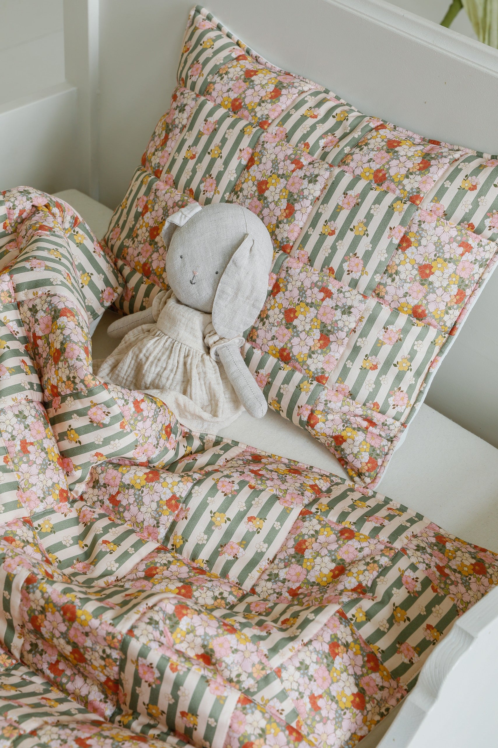 Moi Mili Green Garden Patchwork Set - Quilted cotton blanket and pillow set