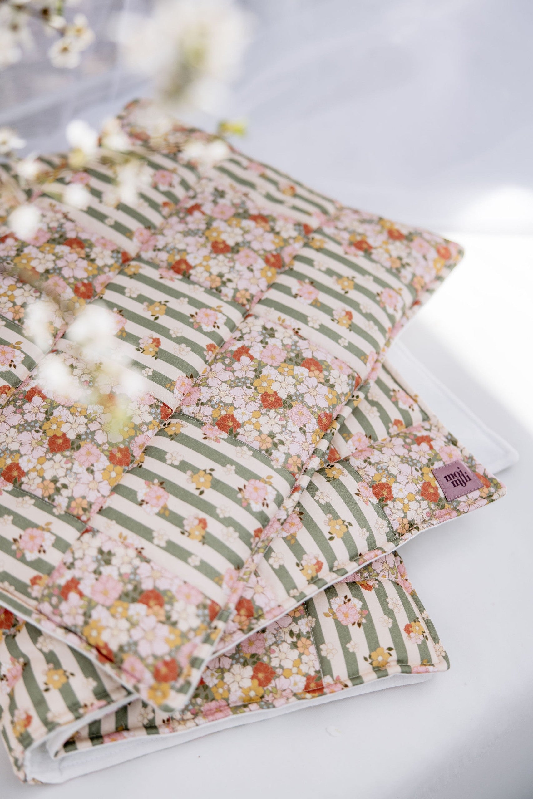 OEKO-TEX certified cotton fabric and hypoallergenic filling for kids bedding