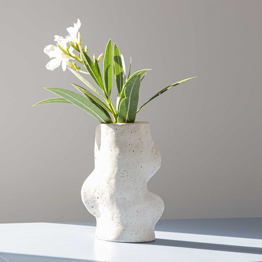 Handmade Fluxo ceramic vase in White with a unique gradient finish, crafted in Portugal. Contemporary sustainable home decor on That Green Store.