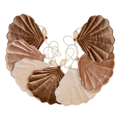 Handmade in Poland: OEKO-TEX certified decorative shell garland in warm beige and pearl tones