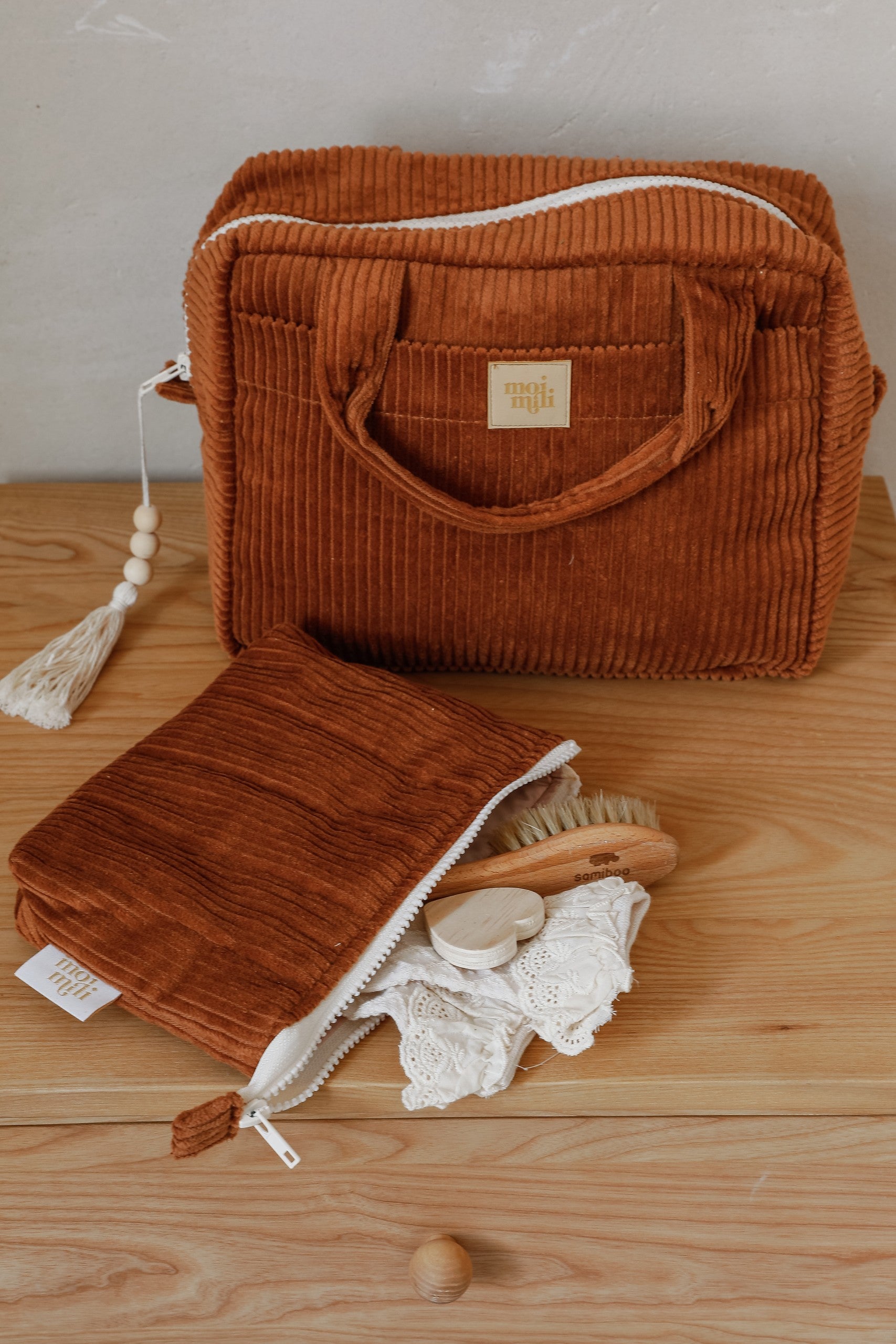 Cosy lifestyle: Caramel cotton organizers for maternity essentials