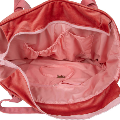 Waterproof inner lining and spacious internal pockets on the Candy bag
