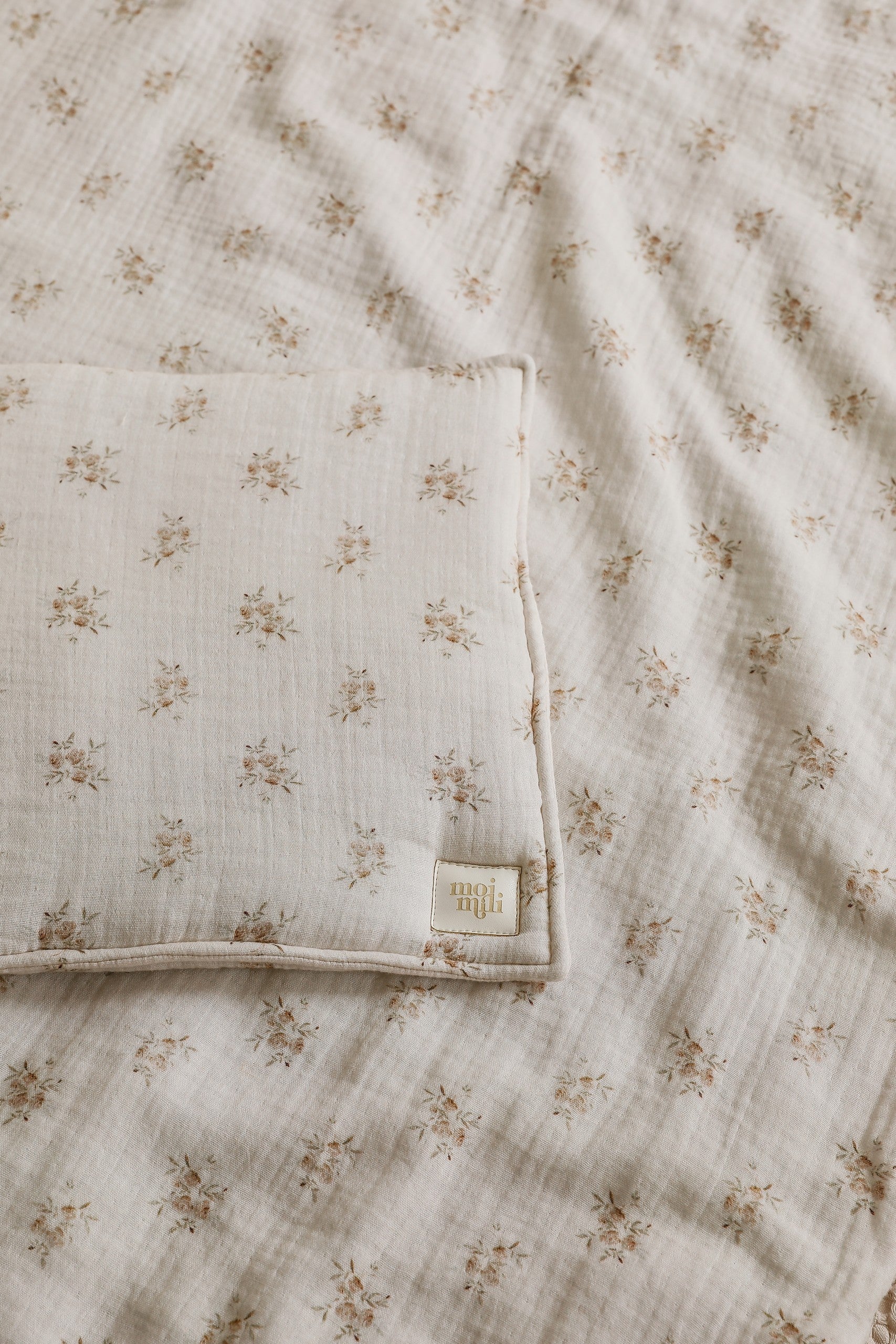 Handmade in Poland: Boho Flowers printed muslin bedding for infants