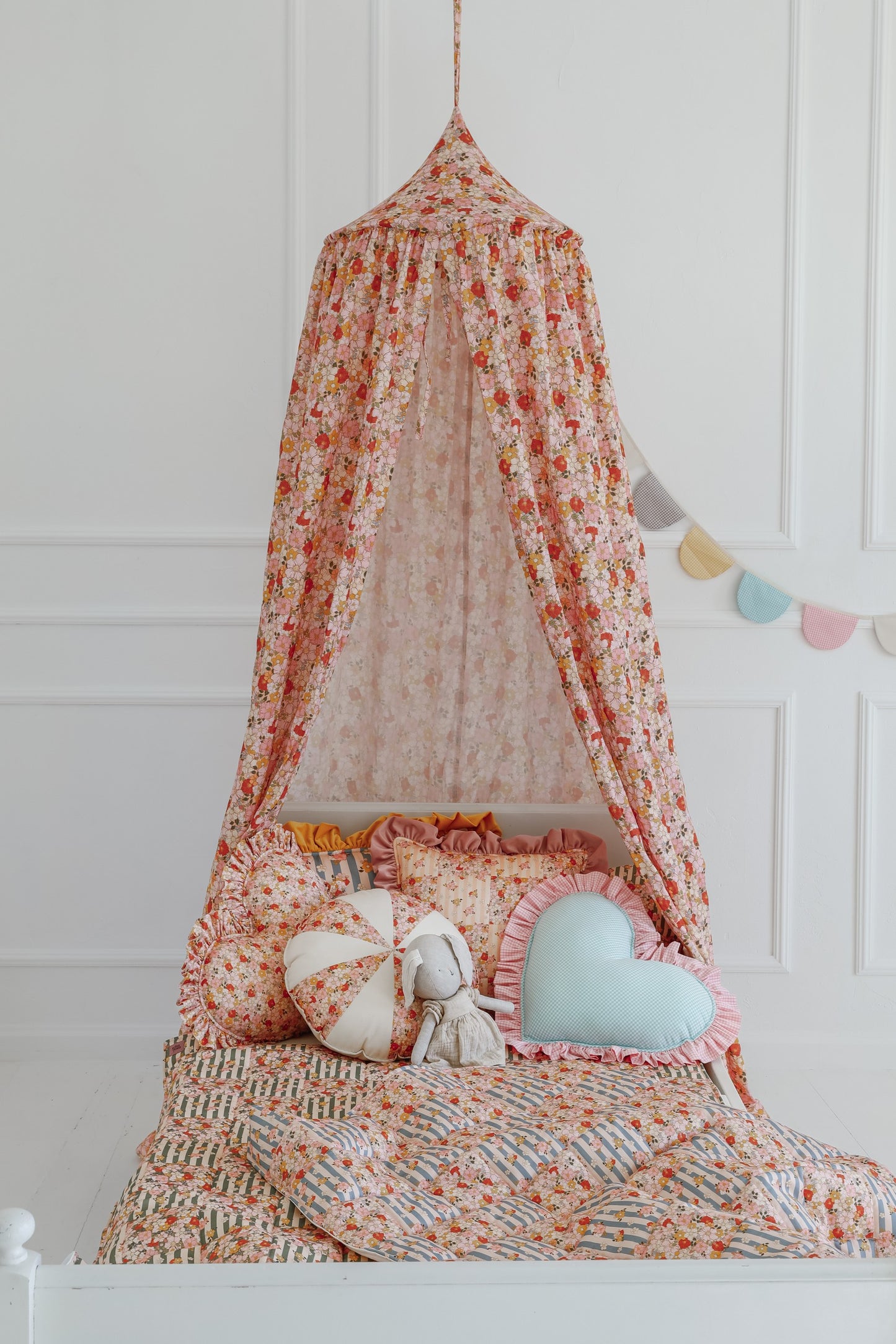 Moi Mili Spring Garden Organic Cotton Canopy - Floral print hanging bed canopy in 100% cotton on the bed 