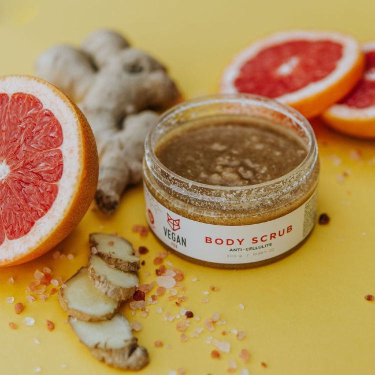 Anti-cellulite Body Scrub: Natural Ginger and Salt Body Scrub with Avocado Oil - Vegan and Sustainable Skincare by Vegan Fox
