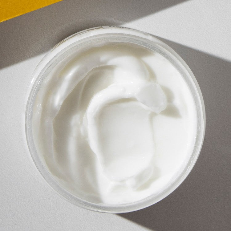 Texture of Vegan Fox Grapefruit Body Cream, 200 g natural vegan skincare product - That Green Store
